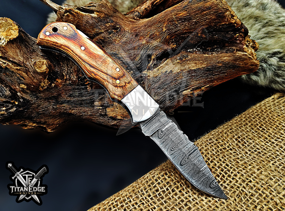 6.5" Handmade Damascus Steel Custom Hunting & EDC Knife