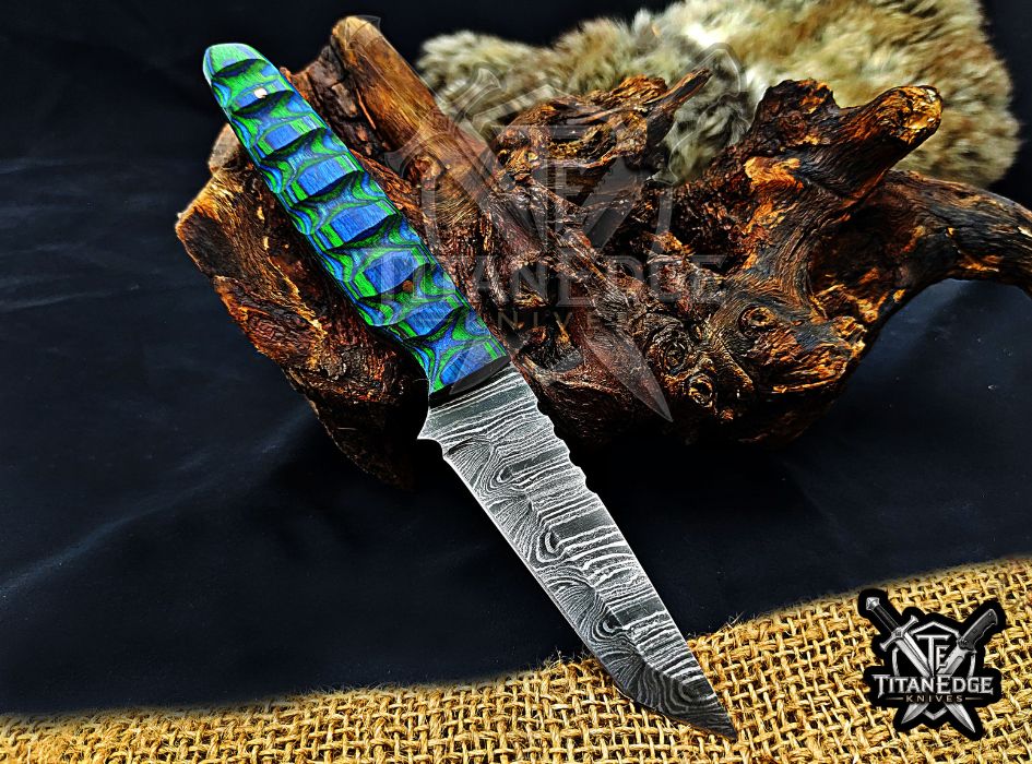 Personalized Handcrafted Damascus Hunting Knife, 8-Inch Full Tang Skinning Blade, Bushcraft EDC Tool, Wood Handle Camping Tool
