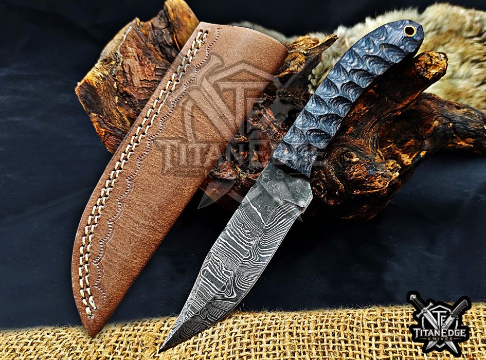 Personalized Handcrafted Damascus Hunting Knife, 8-Inch Full Tang Skinning Blade, Bushcraft EDC Tool, Wood Handle Camping Tool