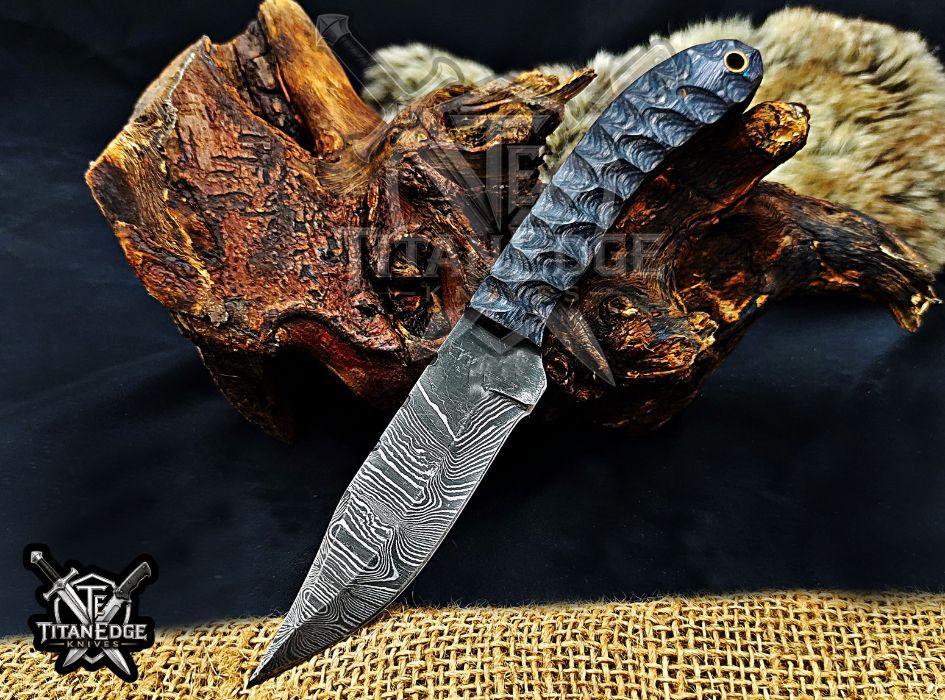Personalized Handcrafted Damascus Hunting Knife, 8-Inch Full Tang Skinning Blade, Bushcraft EDC Tool, Wood Handle Camping Tool