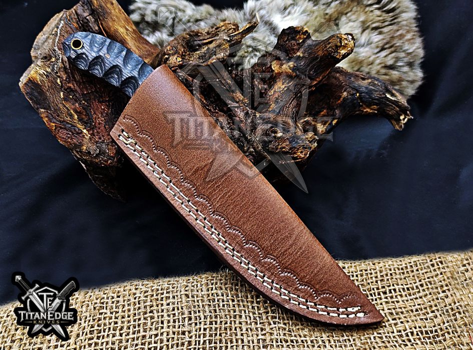 Personalized Handcrafted Damascus Hunting Knife, 8-Inch Full Tang Skinning Blade, Bushcraft EDC Tool, Wood Handle Camping Tool
