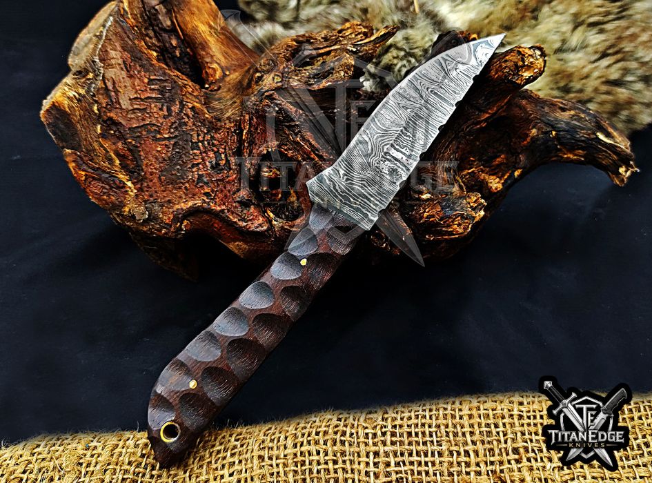 Personalized Handcrafted Damascus Hunting Knife, 8-Inch Full Tang Skinning Blade, Bushcraft EDC Tool, Wood Handle Camping Tool