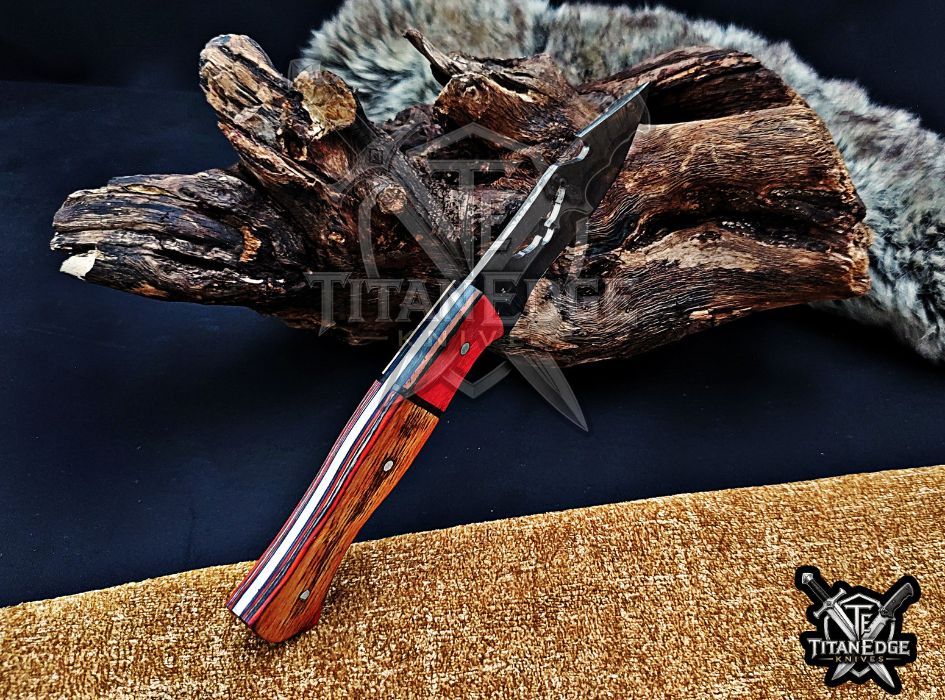 Personalized Handcrafted Damascus Hunting Knife, 7.5-Inch Full Tang Skinning Blade, Bushcraft EDC Tool, Wood Handle Camping Tool