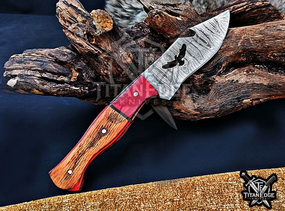 Personalized Handcrafted Damascus Hunting Knife, 7.5-Inch Full Tang Skinning Blade, Bushcraft EDC Tool, Wood Handle Camping Tool