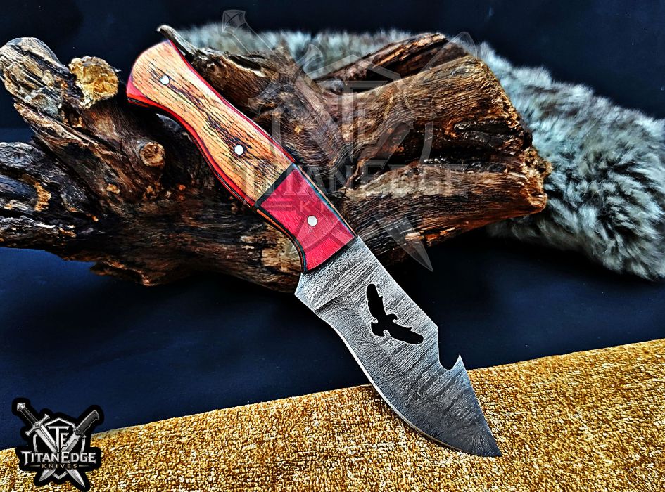 Personalized Handcrafted Damascus Hunting Knife, 7.5-Inch Full Tang Skinning Blade, Bushcraft EDC Tool, Wood Handle Camping Tool