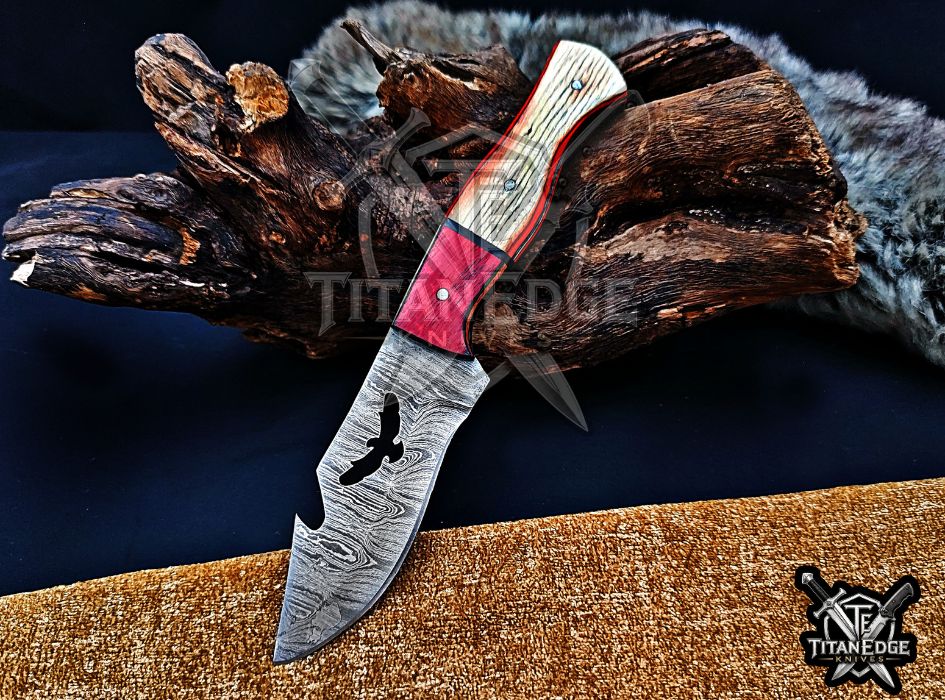 Personalized Handcrafted Damascus Hunting Knife, 7.5-Inch Full Tang Skinning Blade, Bushcraft EDC Tool, Wood Handle Camping Tool