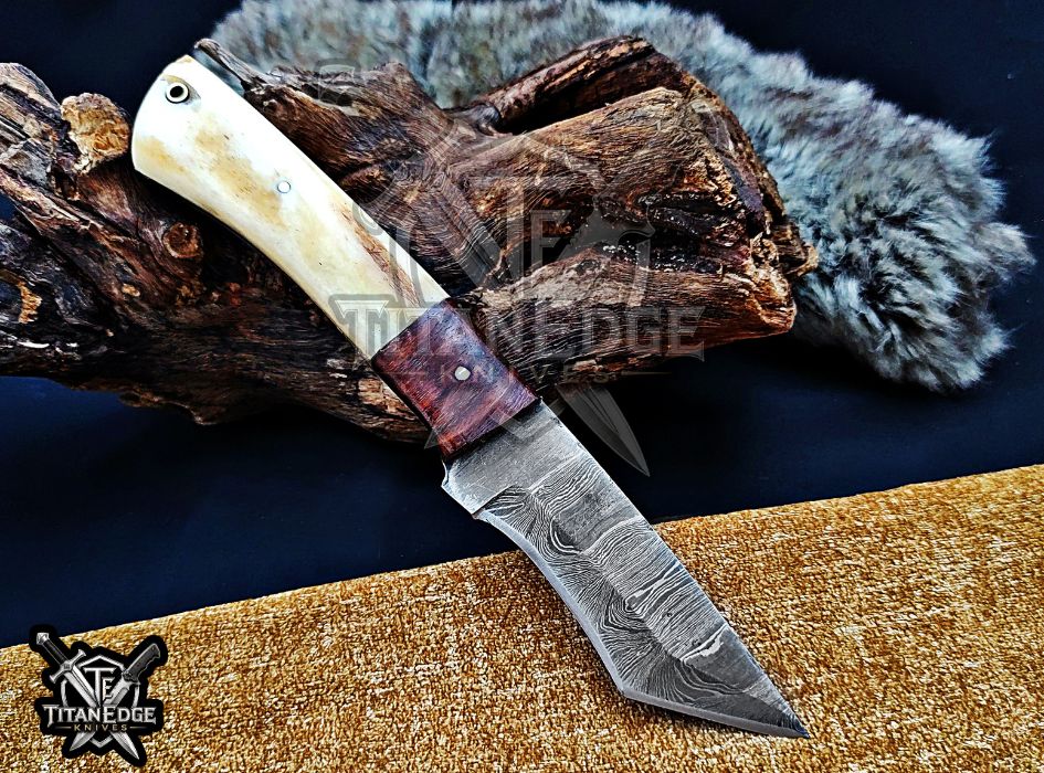 Personalized Handcrafted Damascus Hunting Knife, 8.5-Inch Full Tang Skinning Blade, Bushcraft EDC Tool, Wood Handle Camping Tool