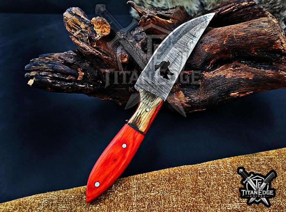 Personalized Handcrafted Damascus Hunting Knife, 8-Inch Full Tang Skinning Blade, Bushcraft EDC Tool, Wood Handle Camping Tool
