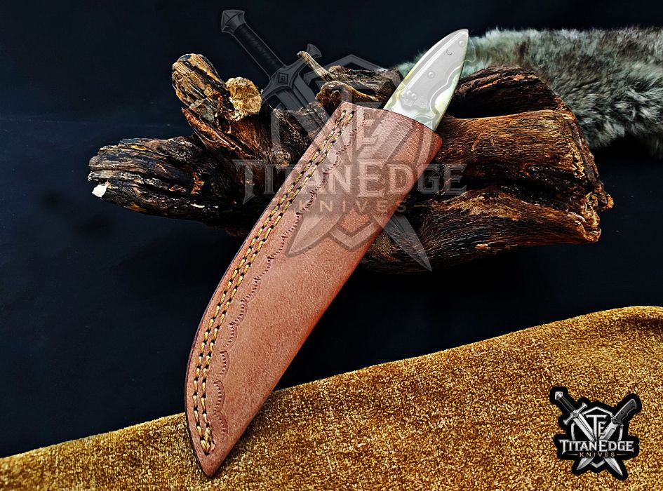 Personalized Handcrafted Damascus Hunting Knife, 8.5-Inch Full Tang Skinning Blade, Bushcraft EDC Tool, Wood & Bone Handle Camping Tool