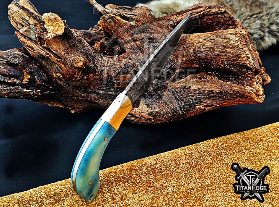 Personalized Handcrafted Damascus Steel Hunting Knife, 6.5" Fixed Blade Skinning EDC, Resin Handle with Leather Sheath Camping Tool