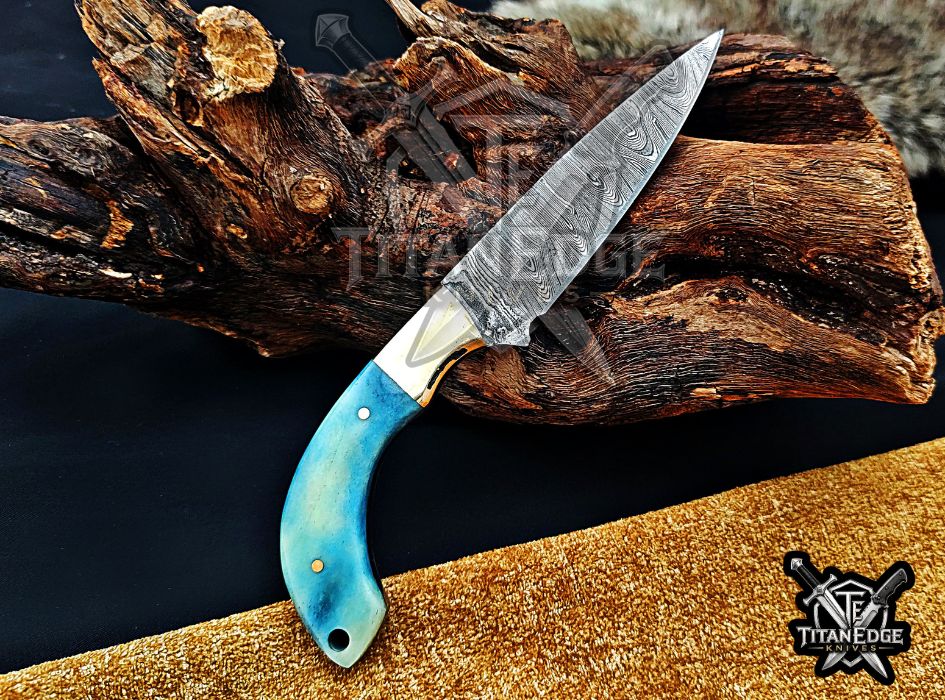 Personalized Handcrafted Damascus Steel Hunting Knife, 6.5" Fixed Blade Skinning EDC, Resin Handle with Leather Sheath Camping Tool