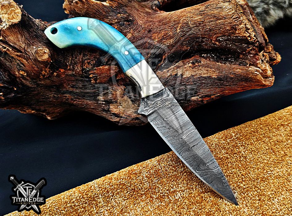 Personalized Handcrafted Damascus Steel Hunting Knife, 6.5" Fixed Blade Skinning EDC, Resin Handle with Leather Sheath Camping Tool