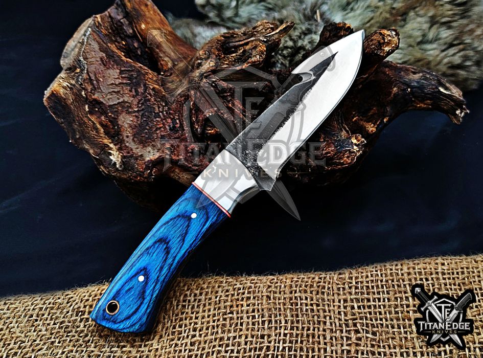Personalized Handcrafted Damascus/Carbon Steel Hunting Knife, 8-Inch Full Tang Skinning Blade, Bushcraft EDC Tool, Wood Handle Camping Tool