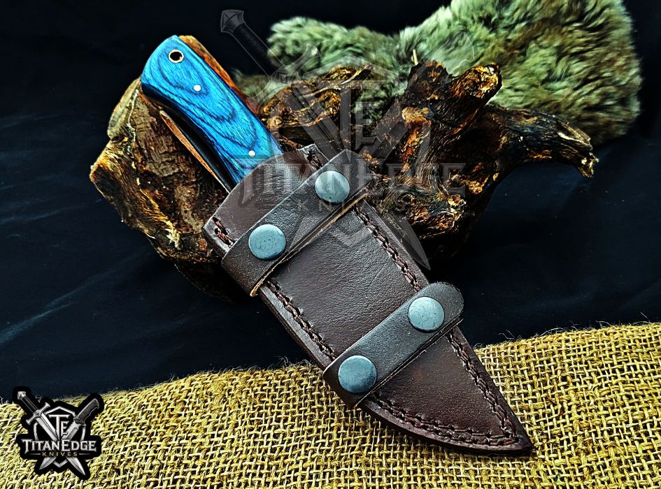 Personalized Handcrafted Damascus/Carbon Steel Hunting Knife, 8-Inch Full Tang Skinning Blade, Bushcraft EDC Tool, Wood Handle Camping Tool