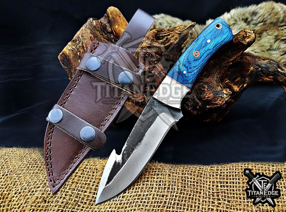 Personalized Handcrafted Damascus/Carbon Steel Hunting Knife, 8-Inch Full Tang Skinning Blade, Bushcraft EDC Tool, Wood Handle Camping Tool