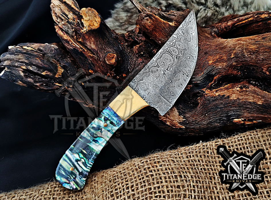 Handmade 6.25" Damascus Steel Fixed Blade Hunting Knife, Fixed Blade Skinner Knife, Resin Handle, Groomsmen Gift With Leather Sheath