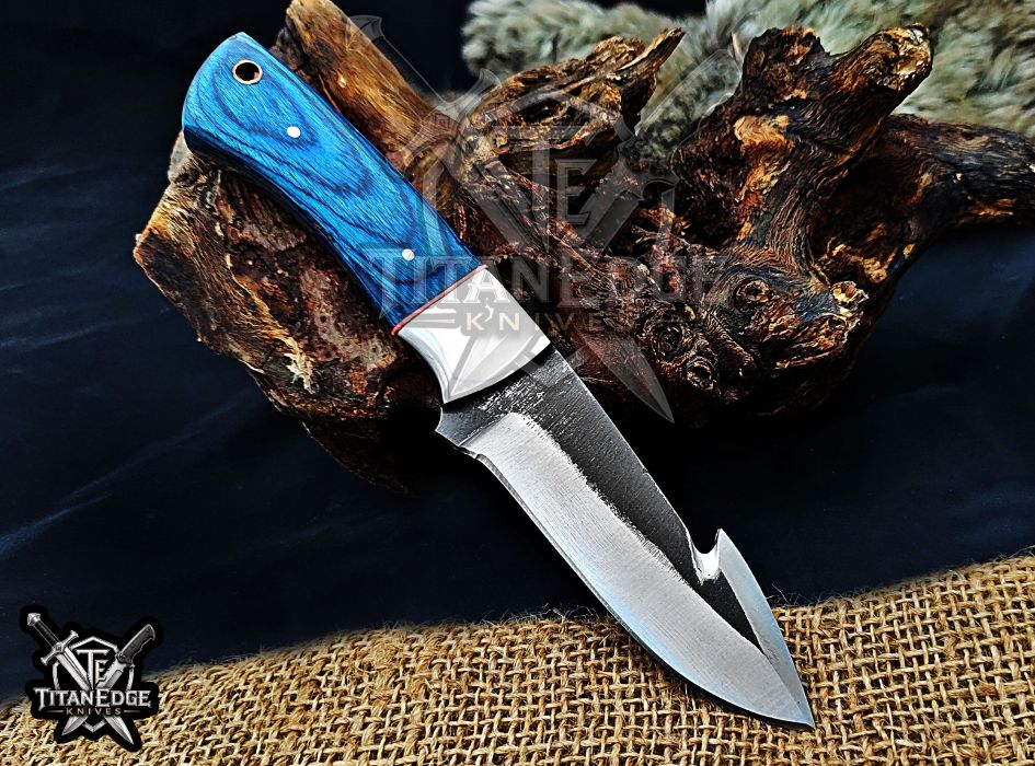 Personalized Handcrafted Damascus/Carbon Steel Hunting Knife, 8-Inch Full Tang Skinning Blade, Bushcraft EDC Tool, Wood Handle Camping Tool