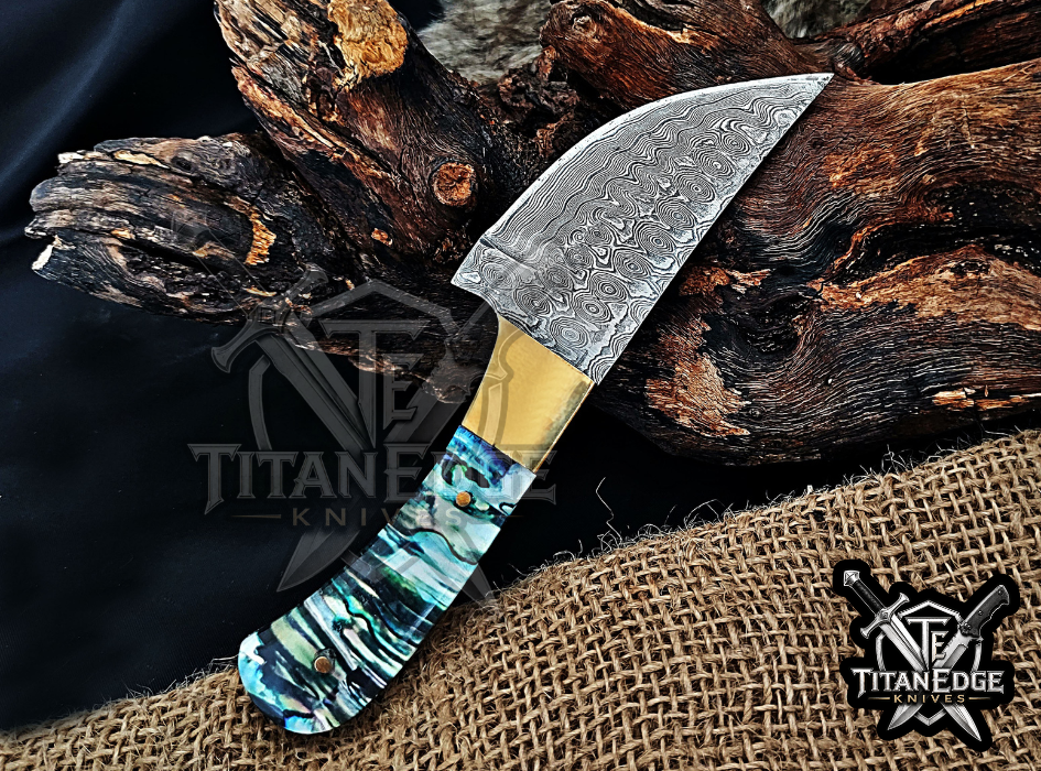 Handmade 6.25" Damascus Steel Fixed Blade Hunting Knife, Fixed Blade Skinner Knife, Resin Handle, Groomsmen Gift With Leather Sheath