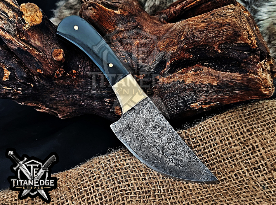 Handmade 6.25" Damascus Steel Fixed Blade Hunting Knife, Fixed Blade Skinner Knife, Resin Handle, Groomsmen Gift With Leather Sheath