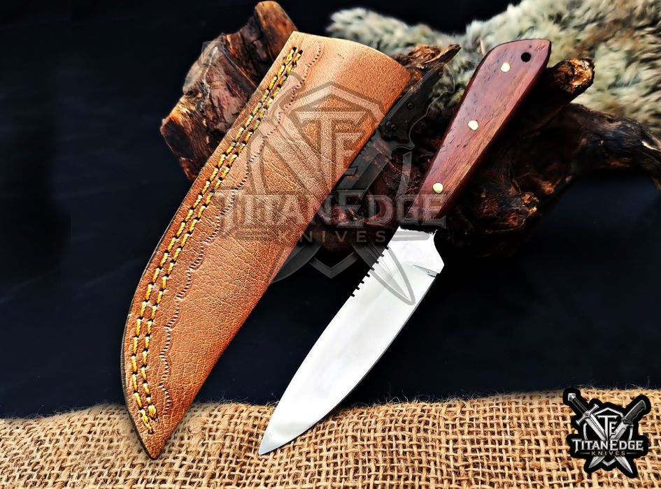 Personalized Handcrafted Damascus/Carbon Steel Hunting Knife, 8-Inch Full Tang Skinning Blade, Bushcraft EDC Tool, Wood Handle Camping Tool