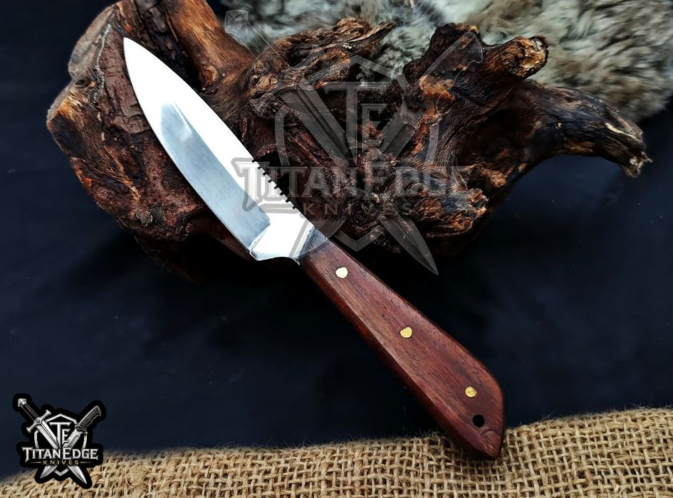 Personalized Handcrafted Damascus/Carbon Steel Hunting Knife, 8-Inch Full Tang Skinning Blade, Bushcraft EDC Tool, Wood Handle Camping Tool
