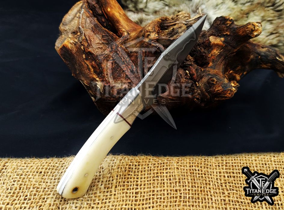 Personalized Handcrafted Damascus/Carbon Steel Hunting Knife, 8-Inch Full Tang Skinning Blade, Bushcraft EDC Tool, Bone Handle Camping Tool