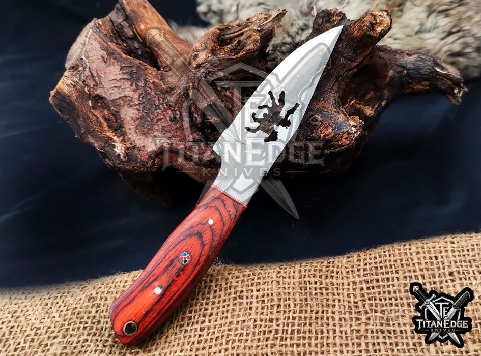 Personalized Handcrafted Damascus/Carbon Steel Hunting Knife, 8-Inch Full Tang Skinning Blade, Bushcraft EDC Tool, Wood Handle Camping Tool