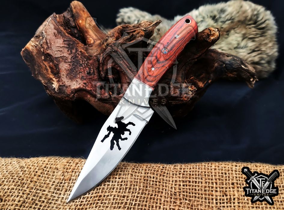 Personalized Handcrafted Damascus/Carbon Steel Hunting Knife, 8-Inch Full Tang Skinning Blade, Bushcraft EDC Tool, Wood Handle Camping Tool