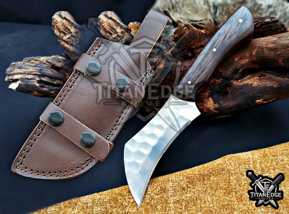 Personalized Handcrafted Damascus/Carbon Steel Hunting Knife, 8-Inch Full Tang Skinning Blade, Bushcraft EDC Tool, Wood Handle Camping Tool