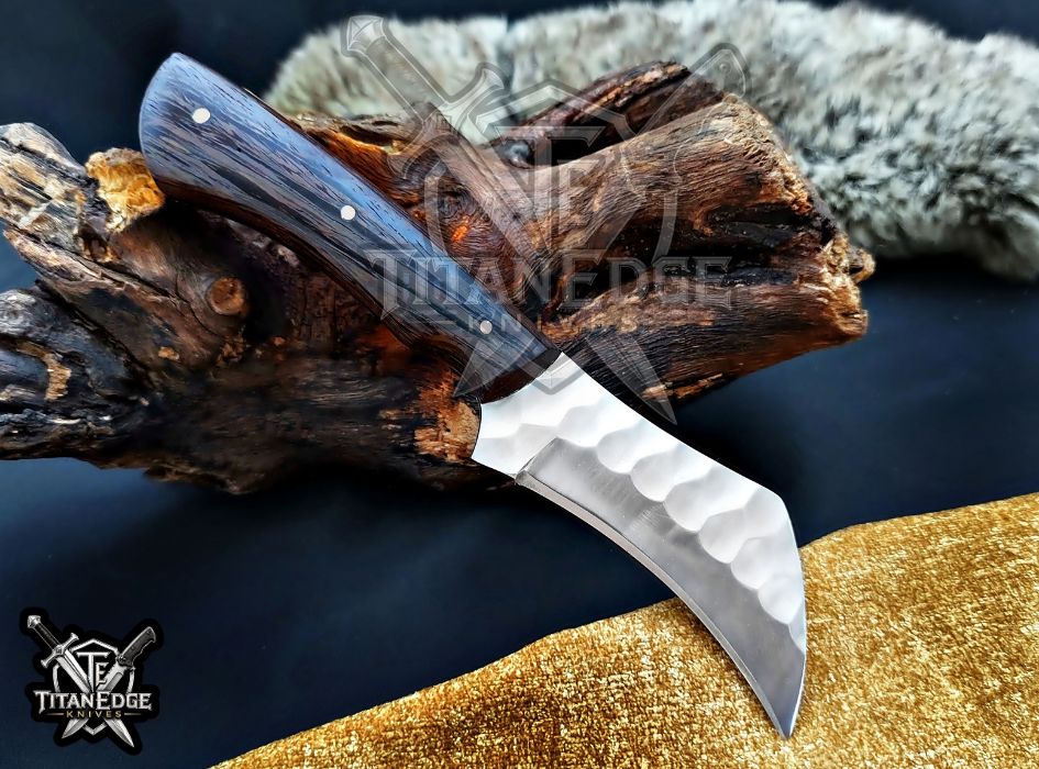 Personalized Handcrafted Damascus/Carbon Steel Hunting Knife, 8-Inch Full Tang Skinning Blade, Bushcraft EDC Tool, Wood Handle Camping Tool