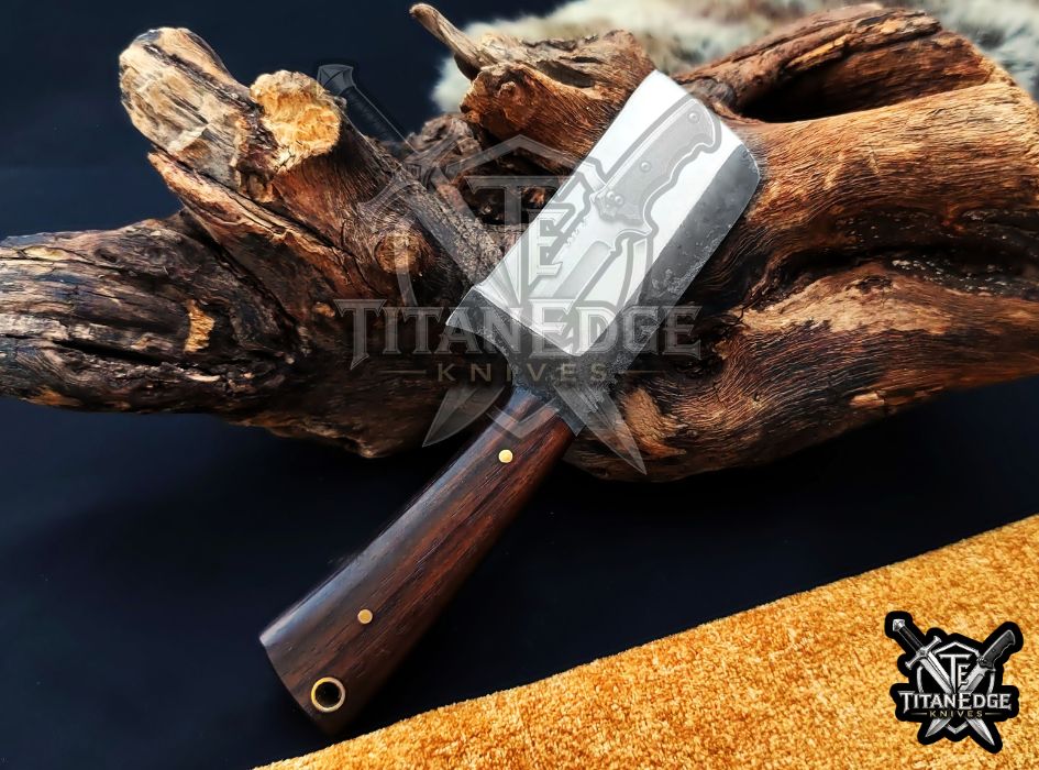 Personalized Handcrafted Damascus/Carbon Steel Hunting Knife, 6-Inch Full Tang Skinning Blade, Bushcraft EDC Tool, Wood Handle Camping Tool