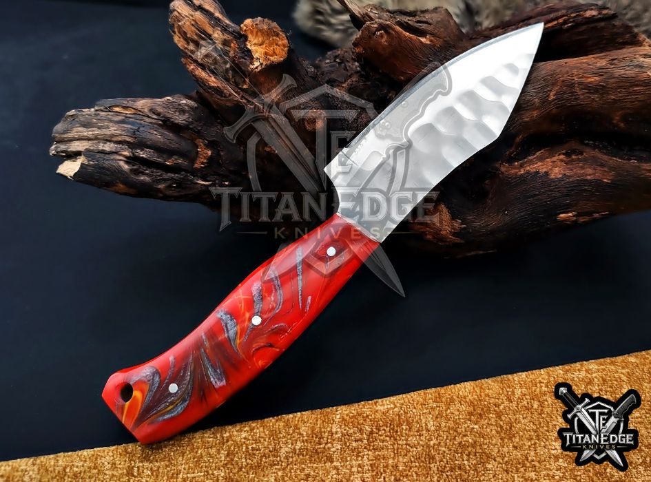 Personalized Handcrafted Damascus/Carbon Steel Hunting Knife, 8.5-Inch Full Tang Skinning Blade, EDC Tool, Wood Handle Camping Tool