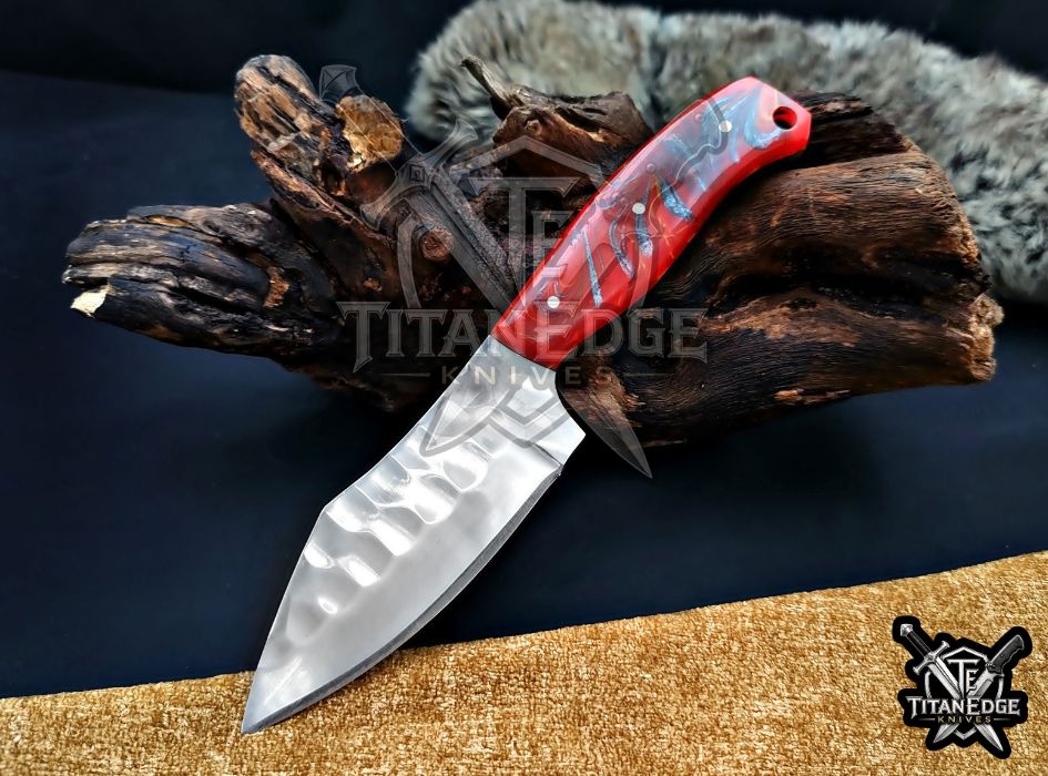 Personalized Handcrafted Damascus/Carbon Steel Hunting Knife, 8.5-Inch Full Tang Skinning Blade, EDC Tool, Wood Handle Camping Tool