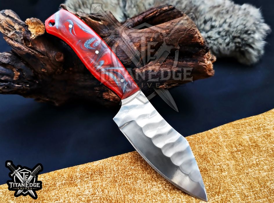 Personalized Handcrafted Damascus/Carbon Steel Hunting Knife, 8.5-Inch Full Tang Skinning Blade, EDC Tool, Wood Handle Camping Tool