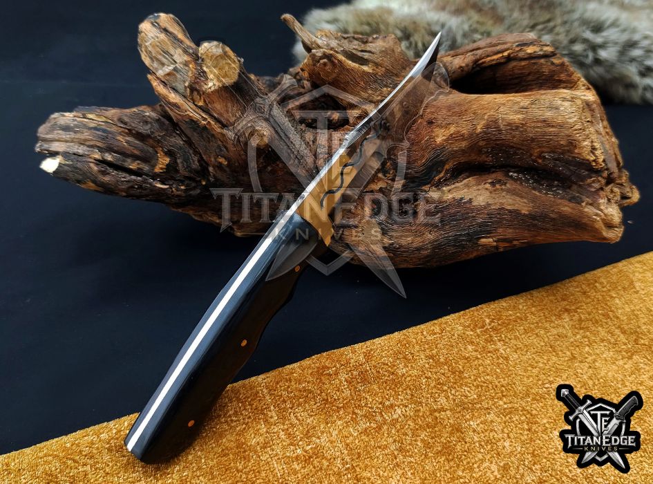 Custom Handcrafted Damascus/Carbon Steel Hunting Knife, 8-Inch Full Tang Skinning Blade, Bushcraft EDC Tool, Wood Handle Camping Tool