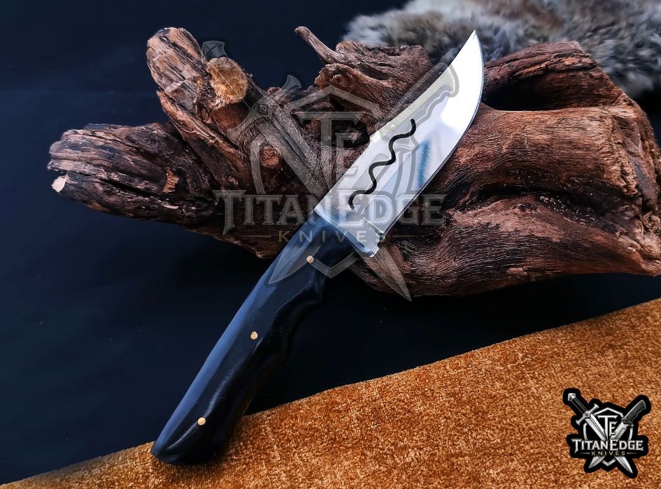 Custom Handcrafted Damascus/Carbon Steel Hunting Knife, 8-Inch Full Tang Skinning Blade, Bushcraft EDC Tool, Wood Handle Camping Tool