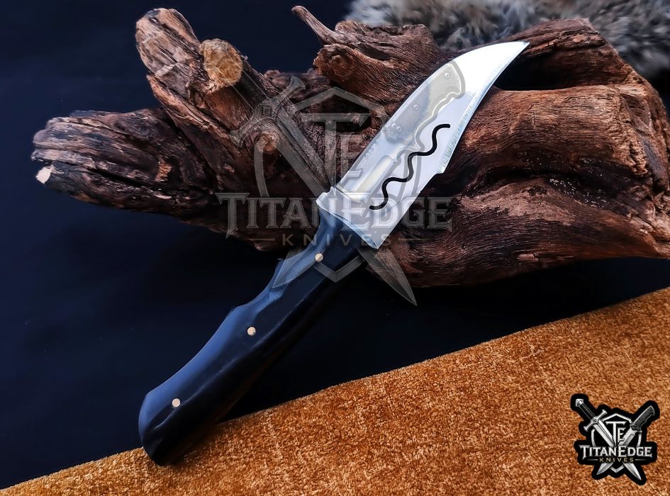 Custom Handcrafted Damascus/Carbon Steel Hunting Knife, 8-Inch Full Tang Skinning Blade, Bushcraft EDC Tool, Wood Handle Camping Tool