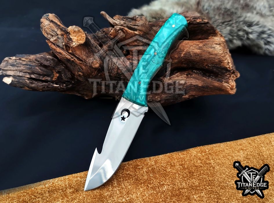 Custom Handcrafted Damascus/Carbon Steel Hunting Knife, 8-Inch Full Tang Skinning Blade, Bushcraft EDC Tool, Wood Handle Camping Tool