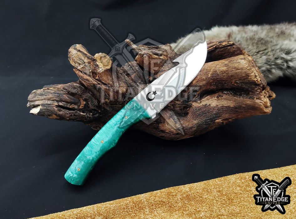 Custom Handcrafted Damascus/Carbon Steel Hunting Knife, 8-Inch Full Tang Skinning Blade, Bushcraft EDC Tool, Wood Handle Camping Tool