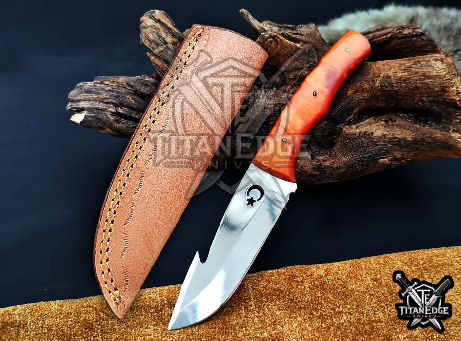 Custom Handcrafted Damascus/Carbon Steel Hunting Knife, 8-Inch Full Tang Skinning Blade, Bushcraft EDC Tool, Resin Handle Camping Tool