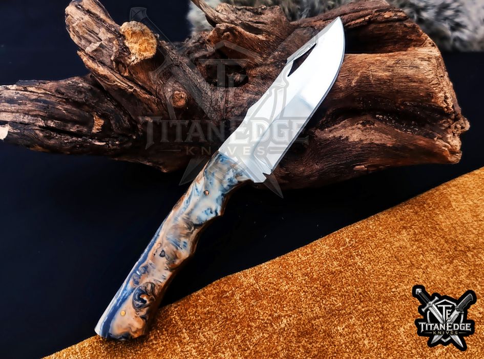 Custom Handcrafted Damascus/Carbon Steel Hunting Knife, 8-Inch Full Tang Skinning Blade, Bushcraft EDC Tool, Resin Handle Camping Tool