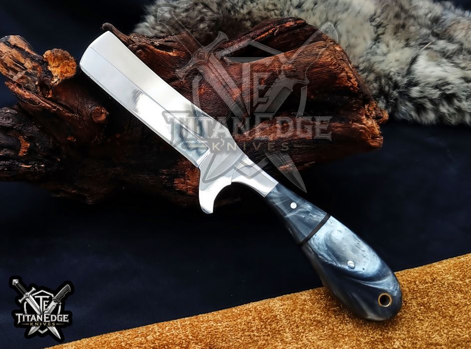 Custom Handcrafted Damascus/Carbon Steel Hunting Knife, 8-Inch Full Tang Skinning Blade, Bushcraft EDC Tool, Resin Handle Camping Tool