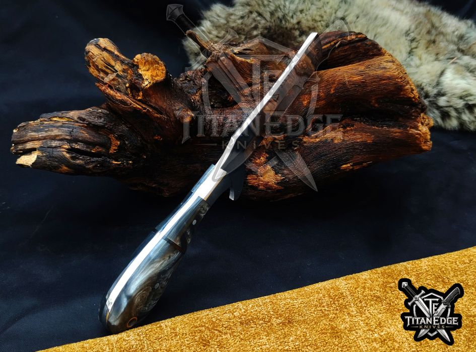 Custom Handcrafted Damascus/Carbon Steel Hunting Knife, 8-Inch Full Tang Skinning Blade, Bushcraft EDC Tool, Resin Handle Camping Tool
