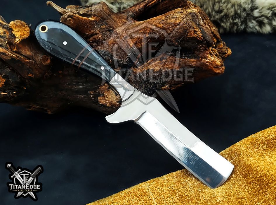 Custom Handcrafted Damascus/Carbon Steel Hunting Knife, 8-Inch Full Tang Skinning Blade, Bushcraft EDC Tool, Resin Handle Camping Tool