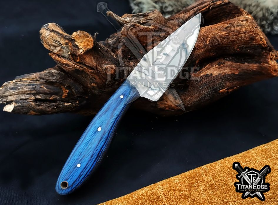 Custom Handcrafted Damascus/Carbon Steel Hunting Knife, 7.75-Inch Full Tang Skinning Blade, Bushcraft EDC Tool, Wood Handle Camping Tool