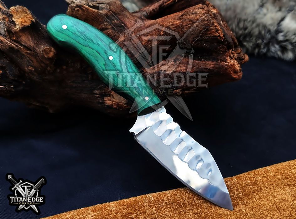 Custom Handcrafted Damascus/Carbon Steel Hunting Knife, 8-Inch Full Tang Skinning Blade, Bushcraft EDC Tool, Wood Handle Camping Tool