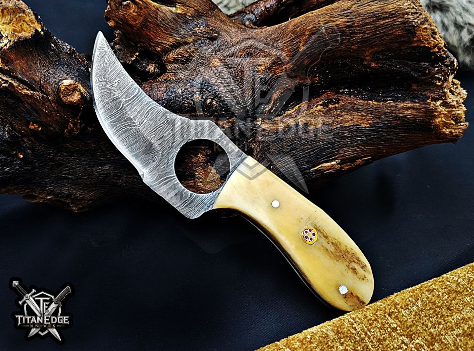 Custom Handcrafted Damascus/Carbon Steel Hunting Knife, 6-Inch Full Tang Skinning Blade, Bushcraft EDC Tool, Wood Handle Camping Tool