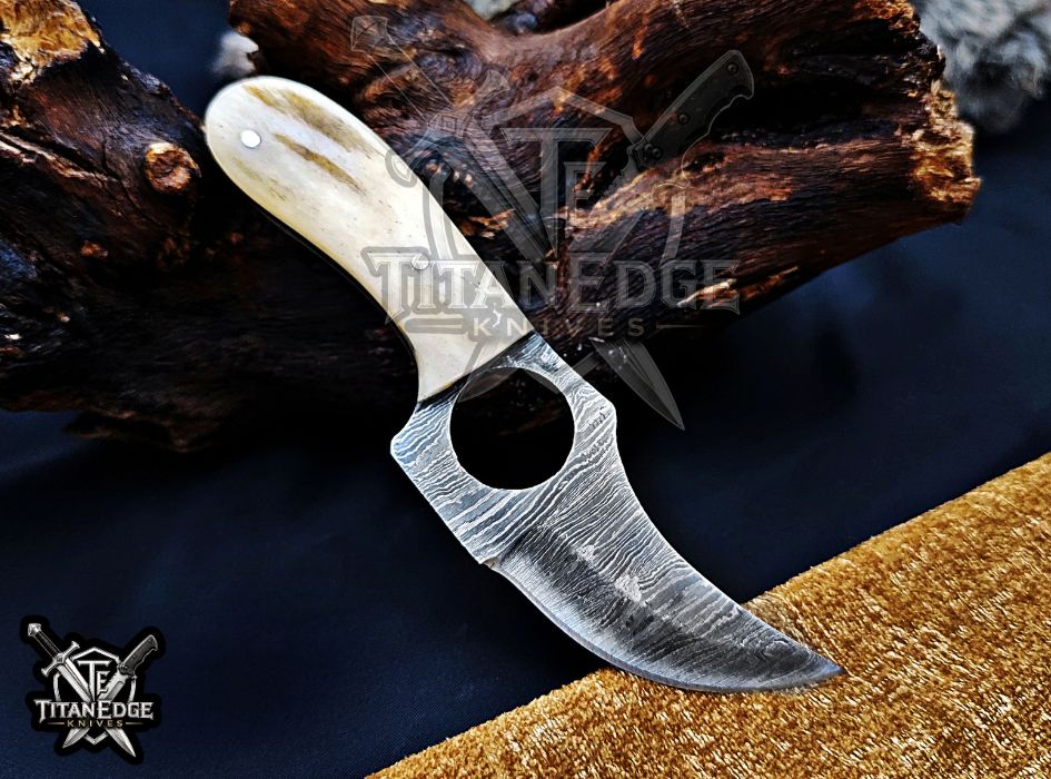 Custom Handcrafted Damascus/Carbon Steel Hunting Knife, 6-Inch Full Tang Skinning Blade, Bushcraft EDC Tool, Wood Handle Camping Tool