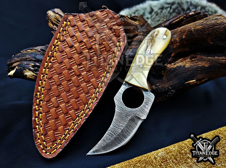 Custom Handcrafted Damascus/Carbon Steel Hunting Knife, 6-Inch Full Tang Skinning Blade, Bushcraft EDC Tool, Wood Handle Camping Tool