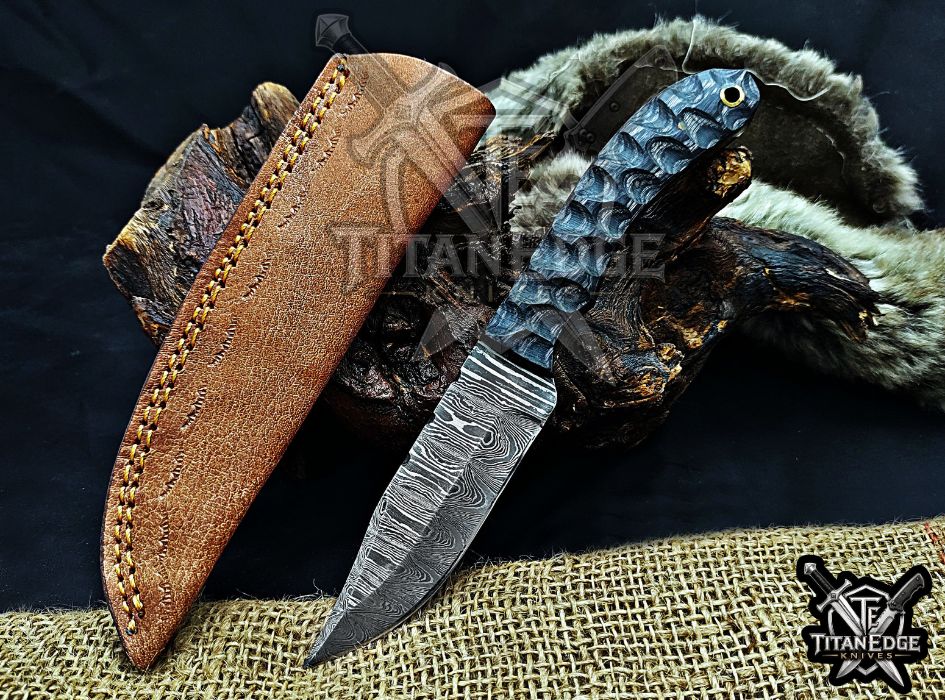 Personalized Handcrafted Damascus Hunting Knife, 8-Inch Full Tang Skinning Blade, Bushcraft EDC Tool, Wood Handle Camping Tool